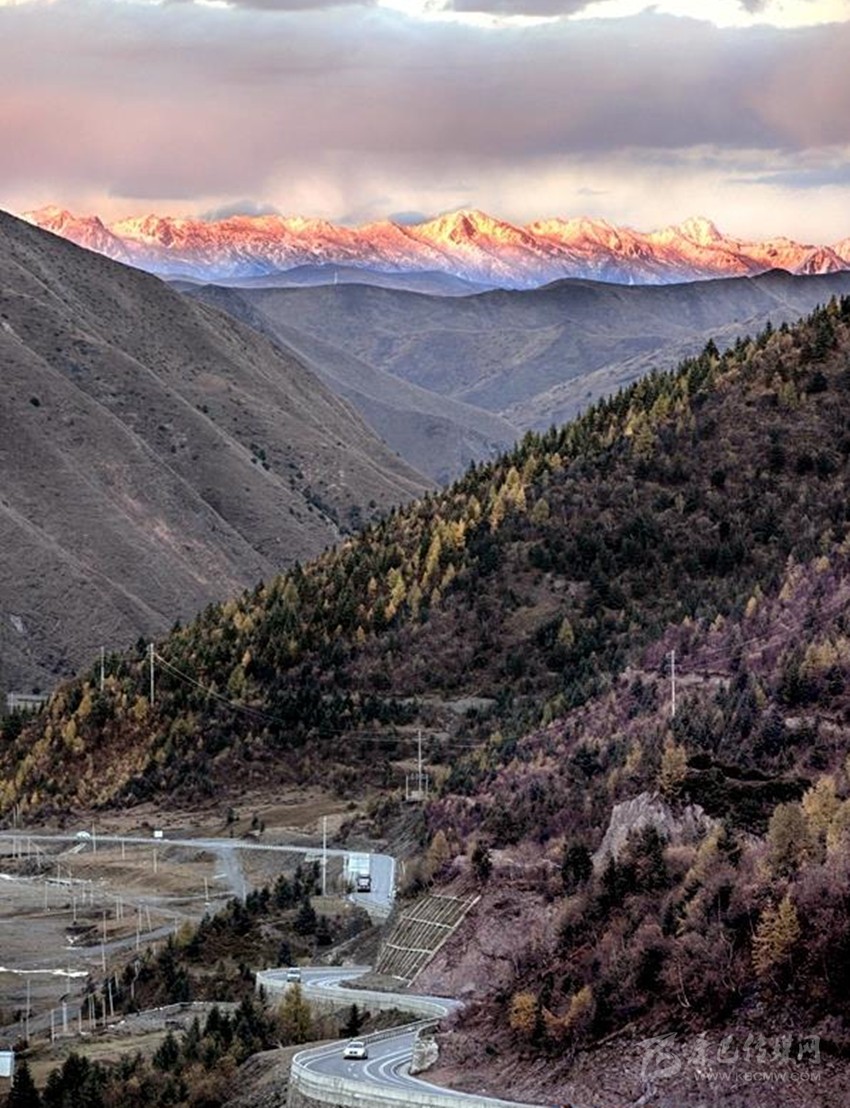 公路都這么美，你在川西高原到底錯過了多少風(fēng)景？