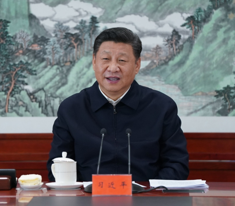 2016年2月19日，習(xí)近平總書記在中央電視臺總控中心同工作人員親切握手。