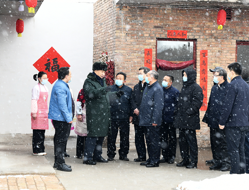 2022年1月26日，習(xí)近平總書記在山西霍州馮南垣村受災(zāi)村民師紅兵家看望。