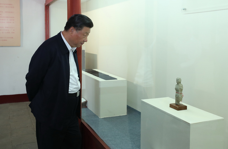 2021年5月12日，習(xí)近平總書記在南陽市考察東漢醫(yī)學(xué)家張仲景的墓祠紀(jì)念地醫(yī)圣祠。 